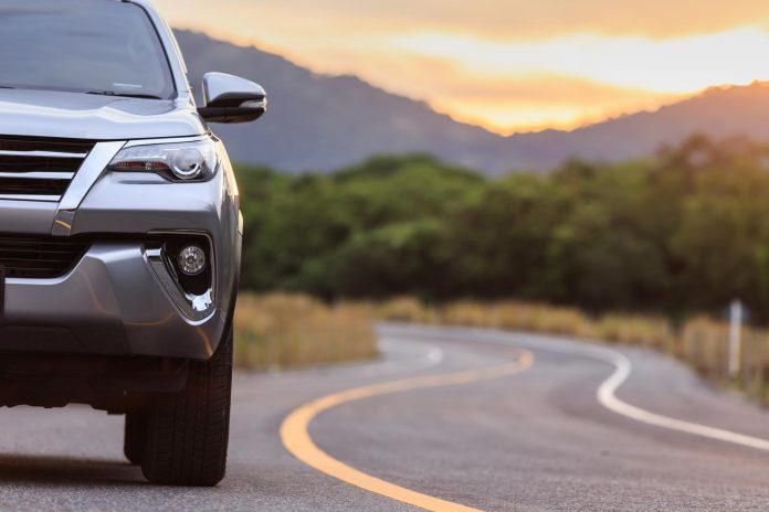Assicurazione auto elettrica costa meno 
